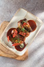 Куриные крылышки в остром соусе